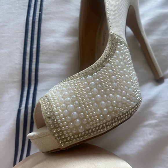 Bridal Heels - Picture 3 of 5